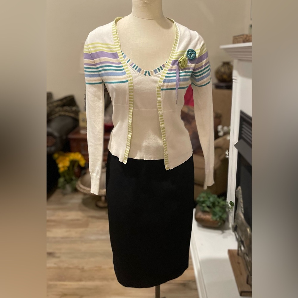 Lovely cotton cream and subtle colored sweater set. Size S/M